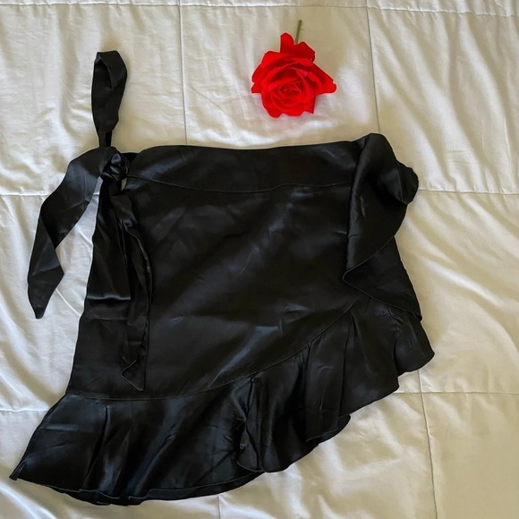 Red Valentino asymmetrical ruffle side tie mini skirt - Picture 3 of 9